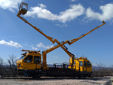 Rail industry cranes